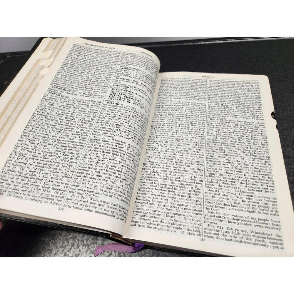 Naves Topical Bible Digest of Holy Scriptures 1962 Southwestern Company Black
